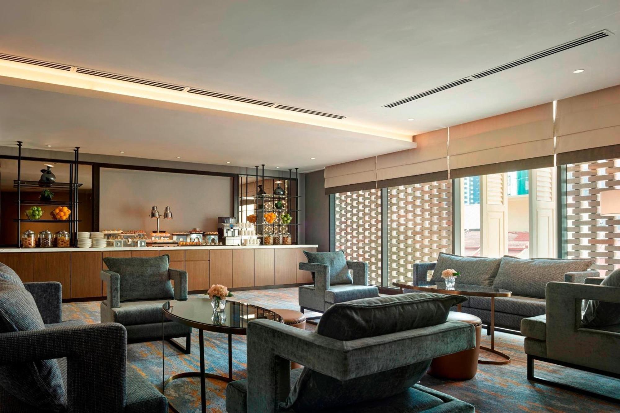 Hotel Stripes Kuala Lumpur, Autograph Collection Eksteriør bilde The Club lounge at Hong Kong International Airport