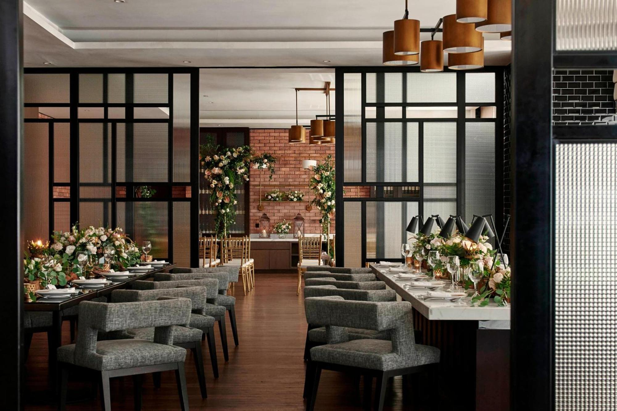 Hotel Stripes Kuala Lumpur, Autograph Collection Eksteriør bilde The interior of the restaurant